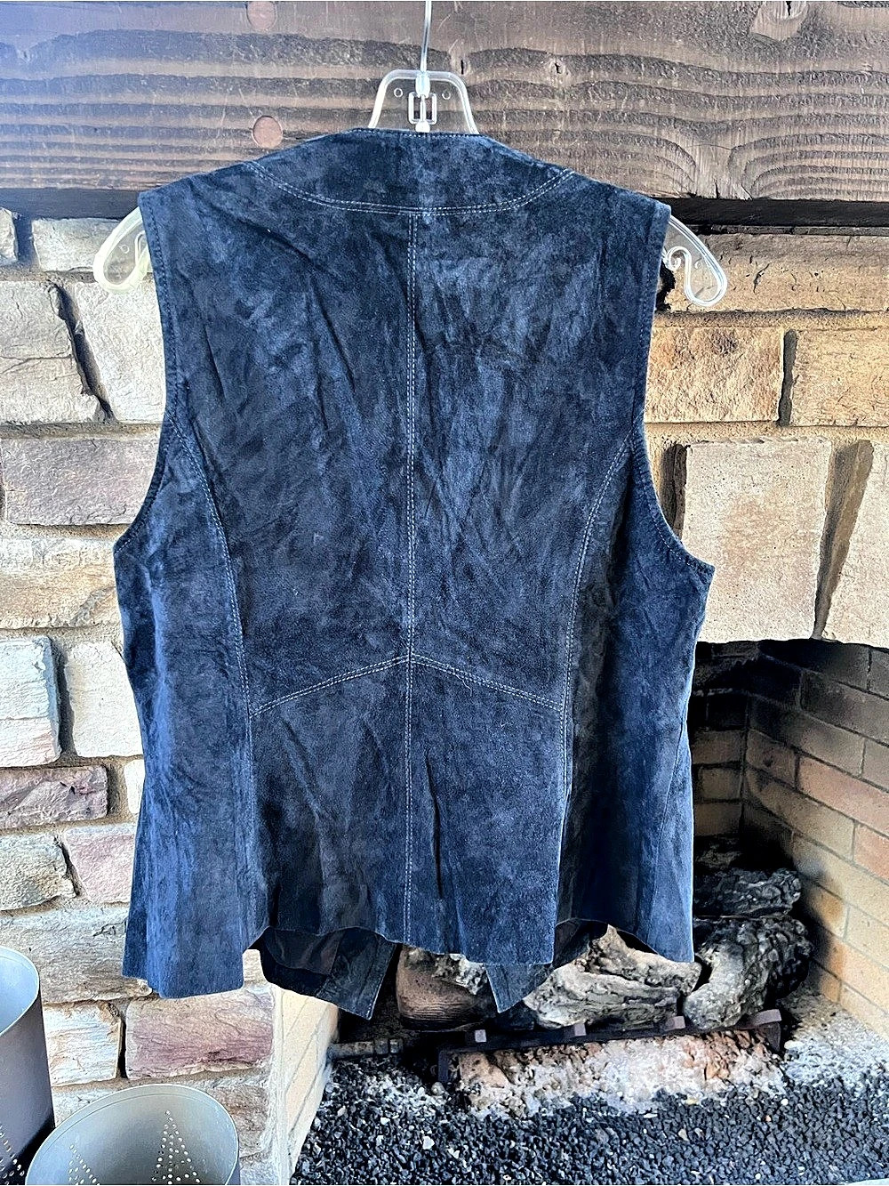 Pendleton 100% Leather 55Women’s Blue/Black Embroidered Vest - Picture 2 of 5
